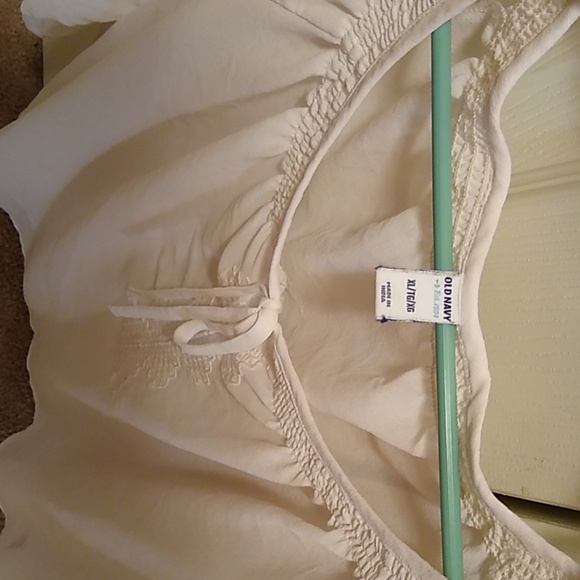Old navy blouse - Picture 2 of 2